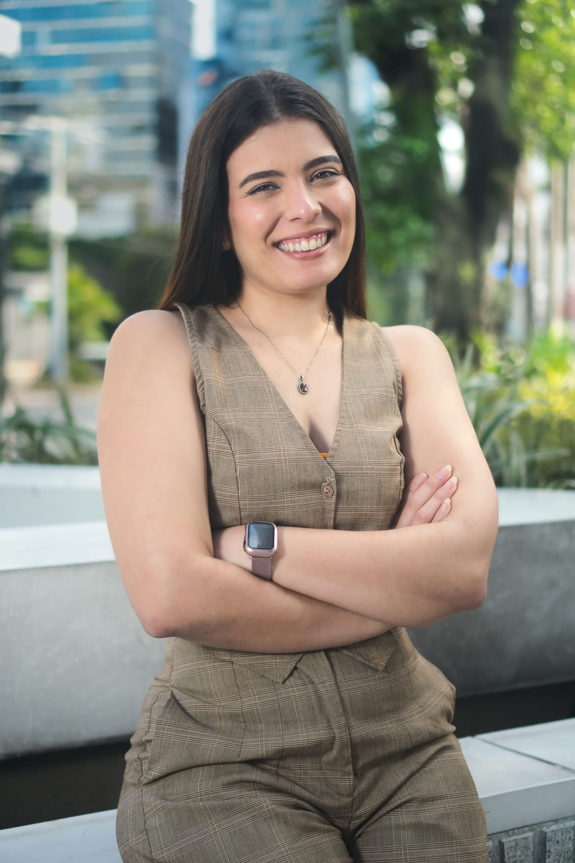 Nicole Castaño sonriendo, fundadora de Evolution PMC