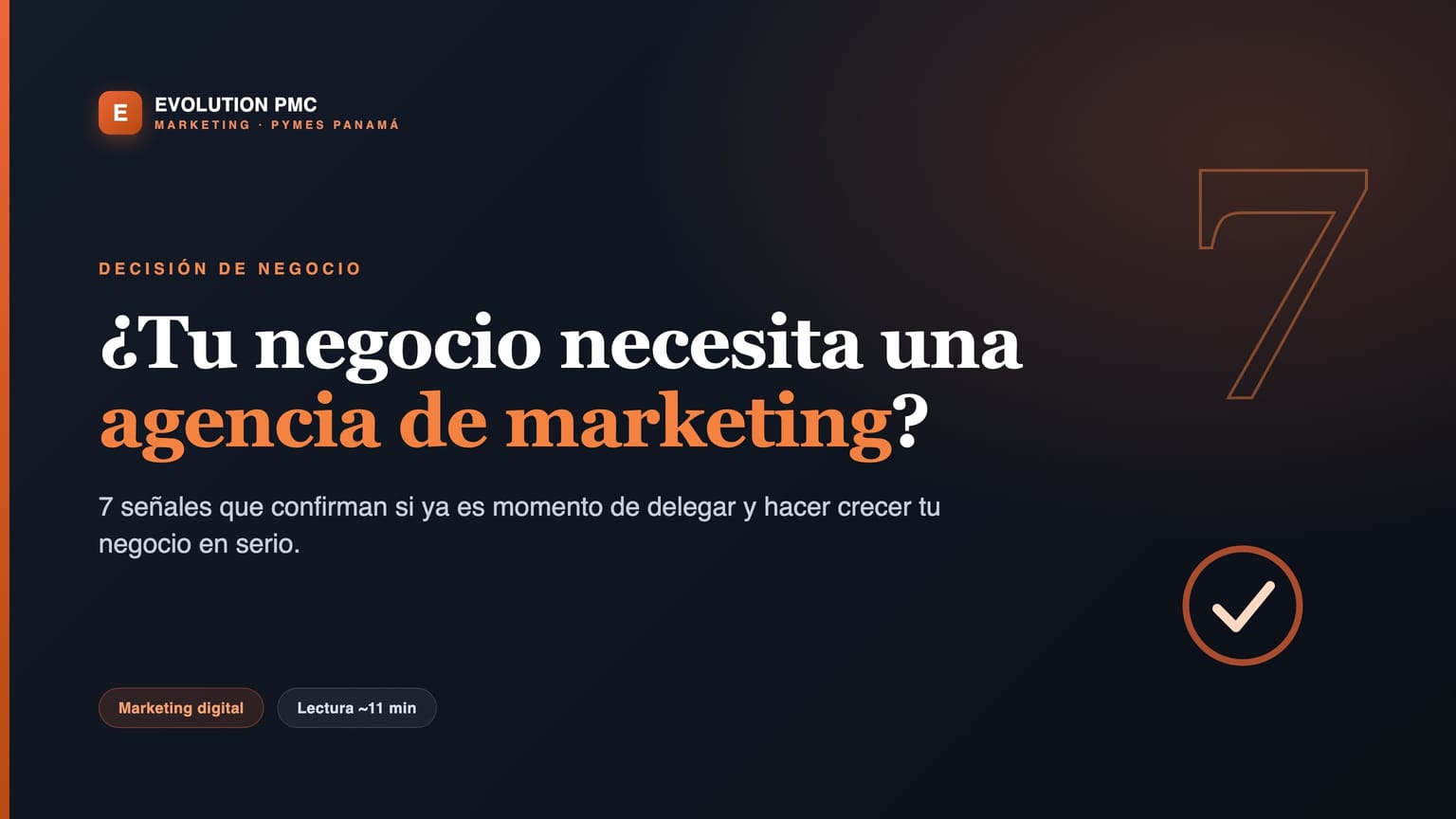 Dueño de PYME reunido con una agencia de marketing para planear el crecimiento de su negocio