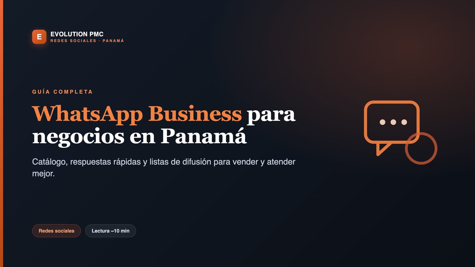 Dueña usando whatsapp business para negocios en Panamá, atendiendo clientes desde su celular detrás del mostrador